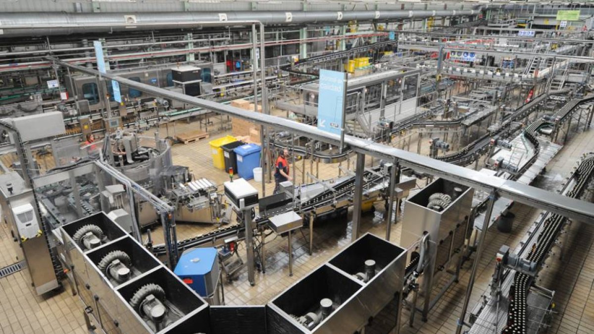 Imagen del centro de producción de Mahou San Miguel en Burgos.-ISRAEL L. MURILLO