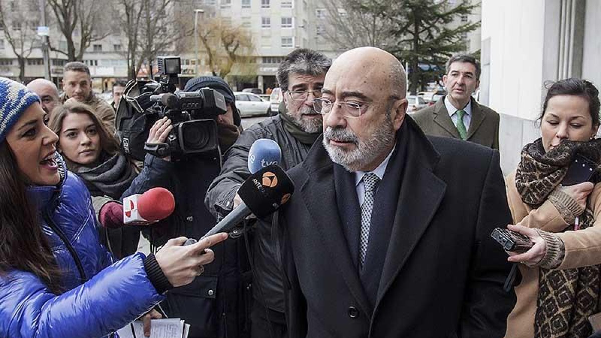 José María Arribas Moral llega a los juzgados para declarar en enero de 2015.-SANTI OTERO