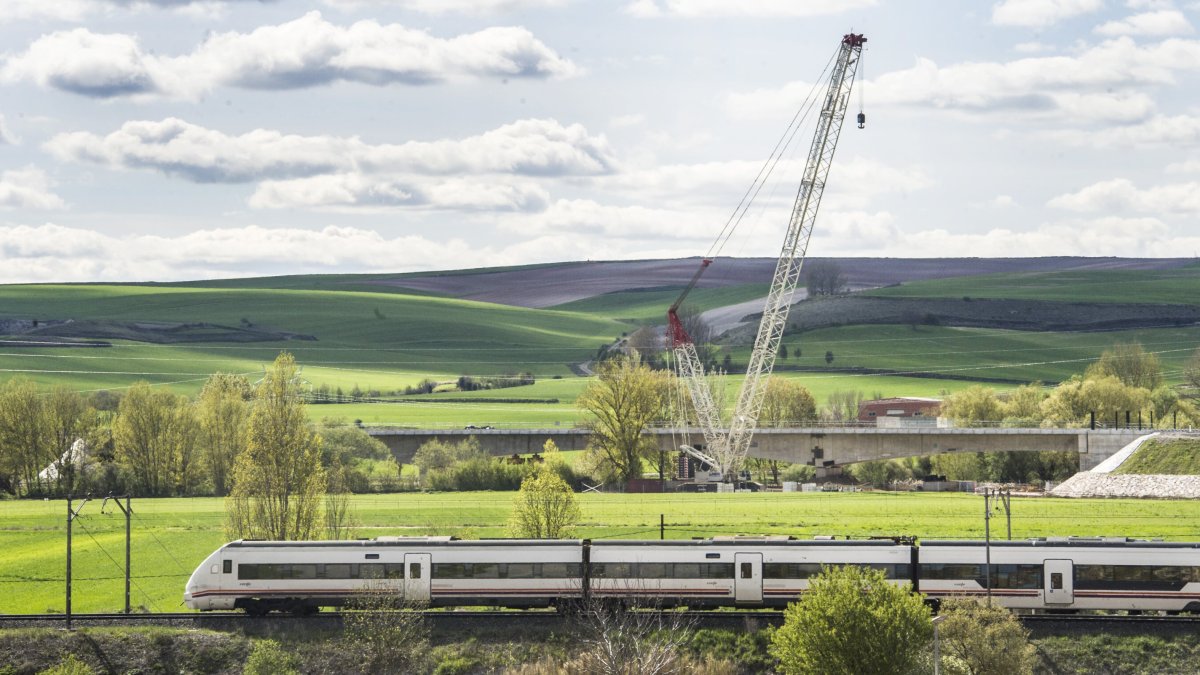 El viaducto de Frandovínez sobre el río Arlanzón fue derribado y reconstruido por problemas de seguridad. I. L. M.