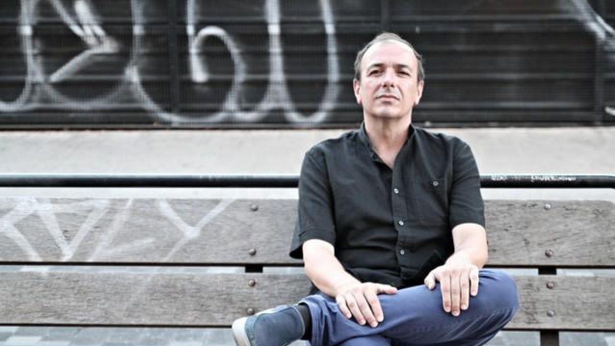 El periodista Esteban Hernández, autor del libro 'Nosotros o el caos: así es la derecha que viene'-