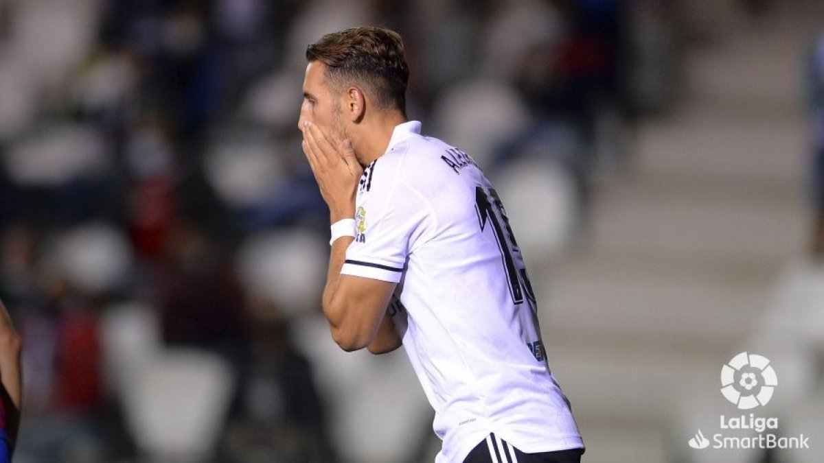 Alegría se lamenta tras fallar una ocasión. LALIGA