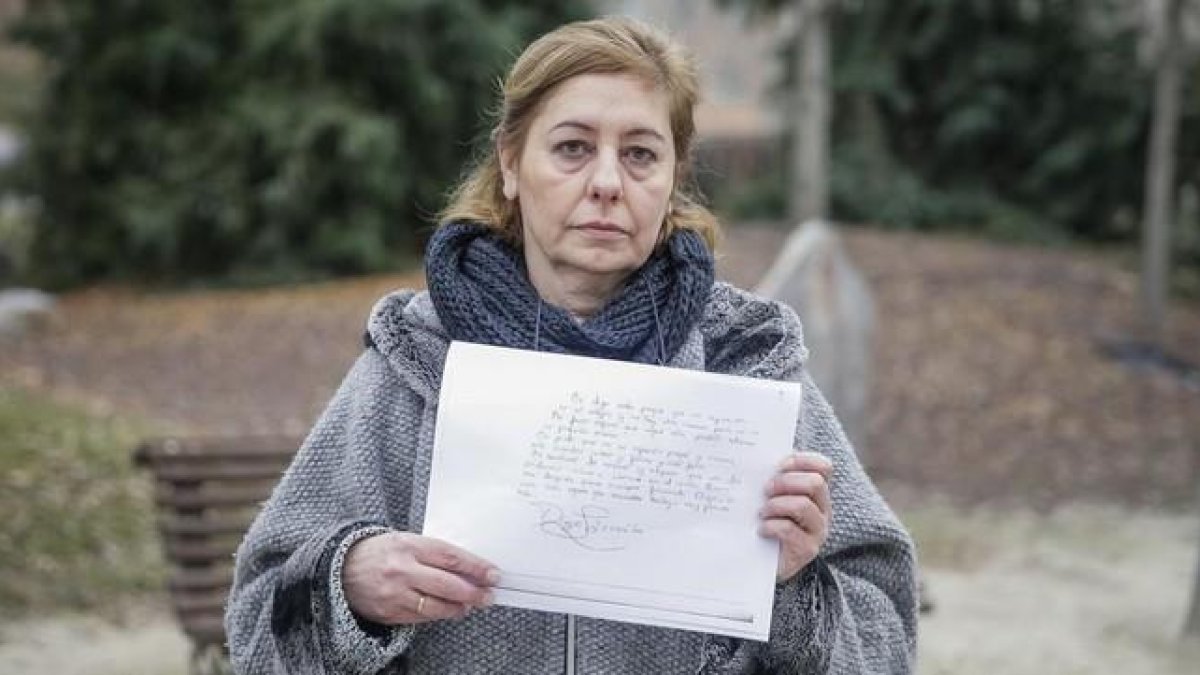 Carmen González, madre de Diego, el niño de 11 años que se suicidó en octubre pasado en Leganés.-EFE / EMILIO NARANJO