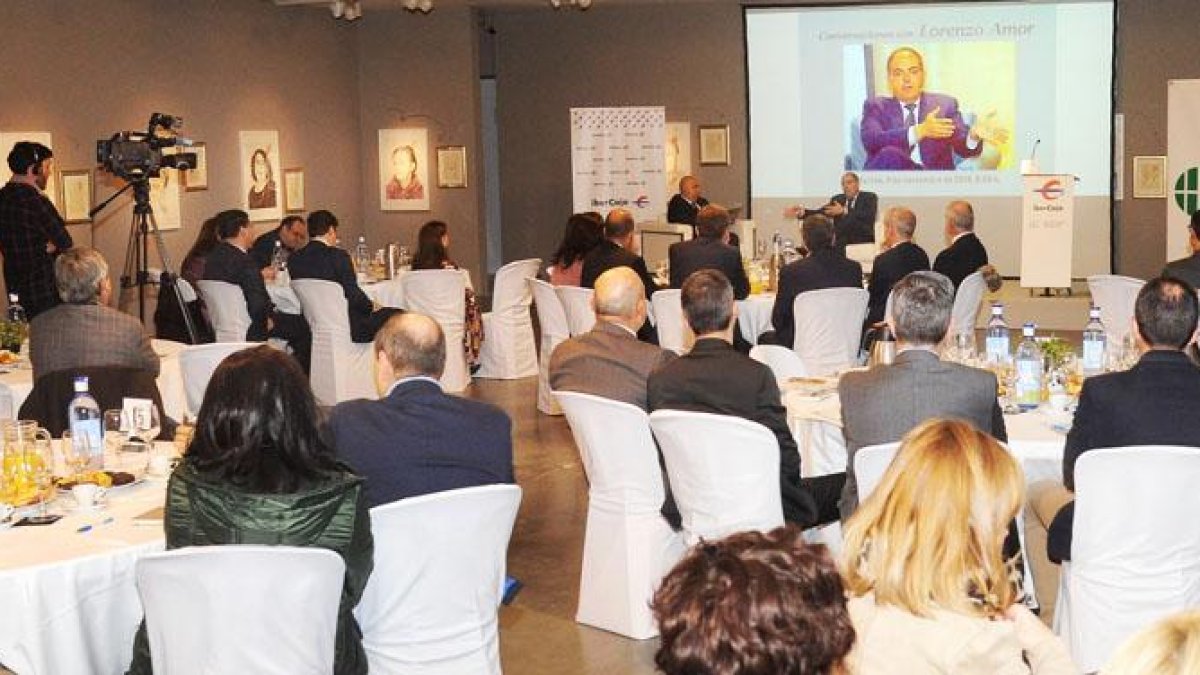 La jornada se celebró en la sala de exposiciones Pedro Torrecilla de Fundación Cajacírculo.-ISRAEL L. MURILLO