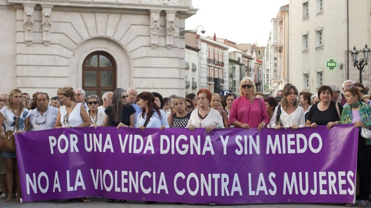 Una de las manifestaciones convocadas contra la violencia hacia las mujeres.-ISRAEL L. MURILLO