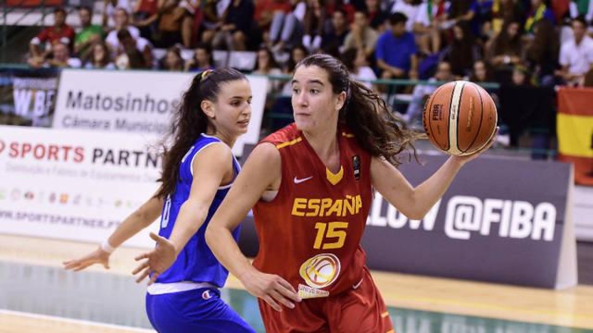 Sofía Galerón con la camiseta de la selección española.-