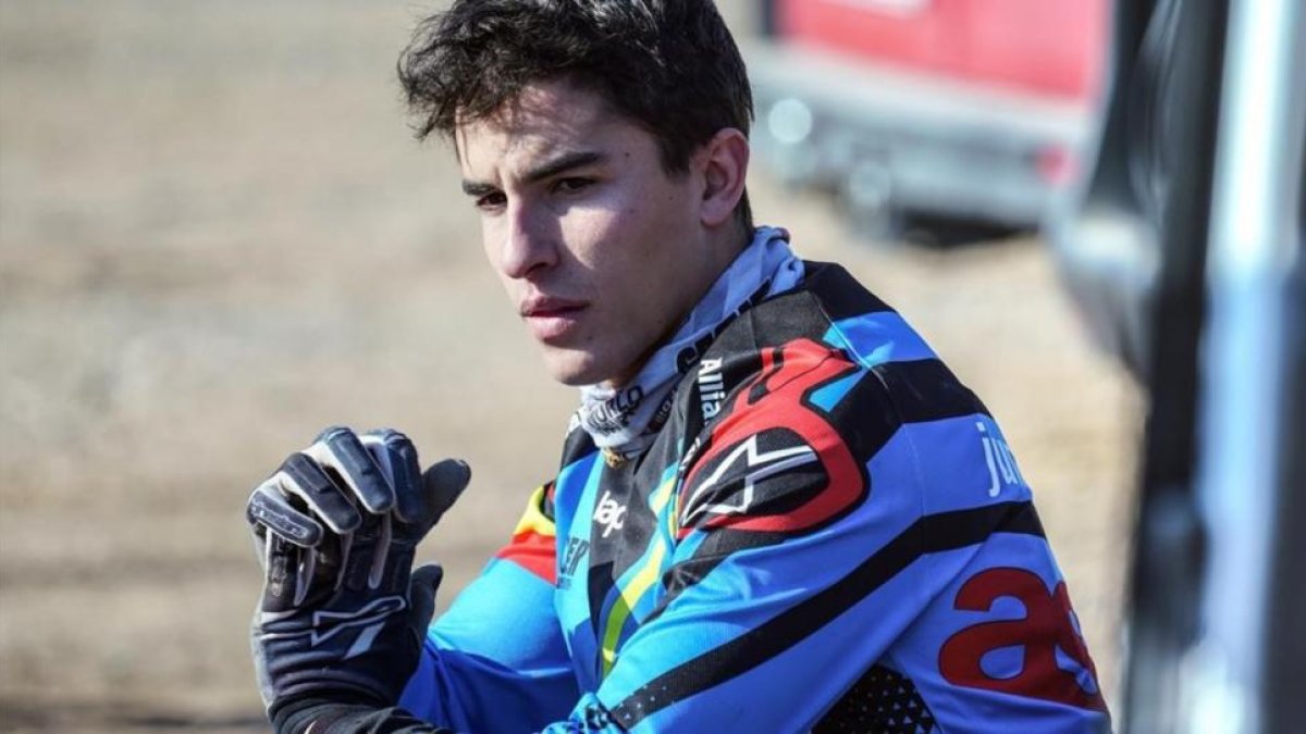 Marc Márquez se prepara para un entrenamiento, esta misma semana, en Bellpuig.-ALEJANDRO CERESUELA