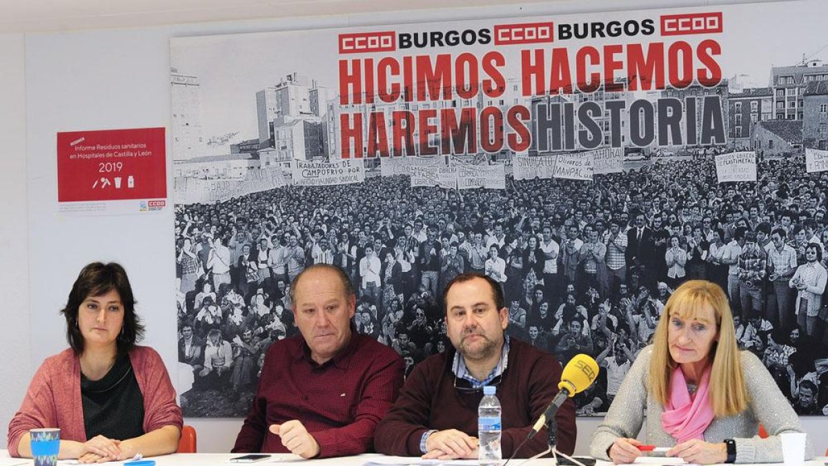 Eva Miguel, Ángel Citores, Carlos Díez y Evelin Nieto, ayer, durante la presentación del informe.-ISRAEL L. MURILLO
