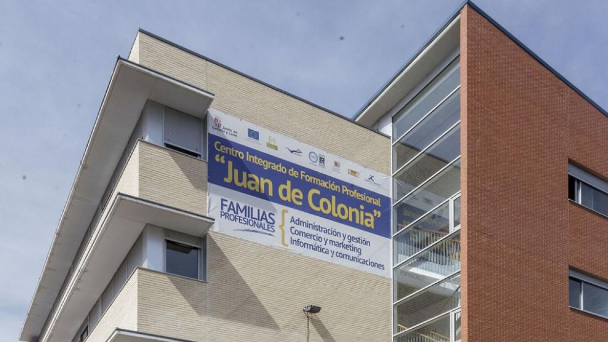 Vista exterior de parte del centro.-SANTI OTERO