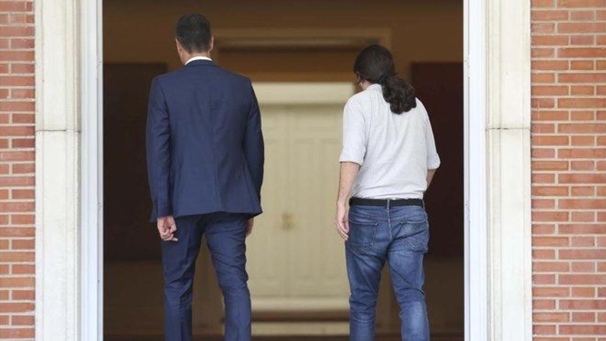 Pedro Sánchez y Pablo Iglesias, el pasado septiembre, en la Moncloa.-DAVID CASTRO