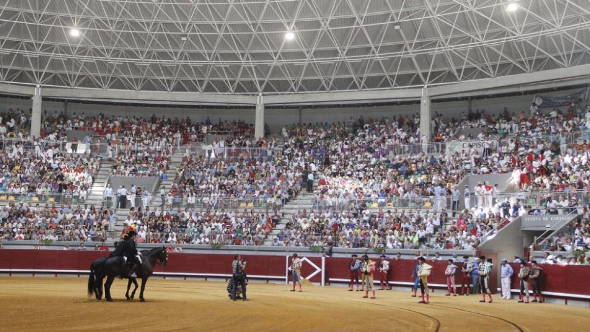 La concesión de la prórroga de gestión del Coliseum a Carlos Zúñiga se resolverá en septiembre.-SANTI OTERO