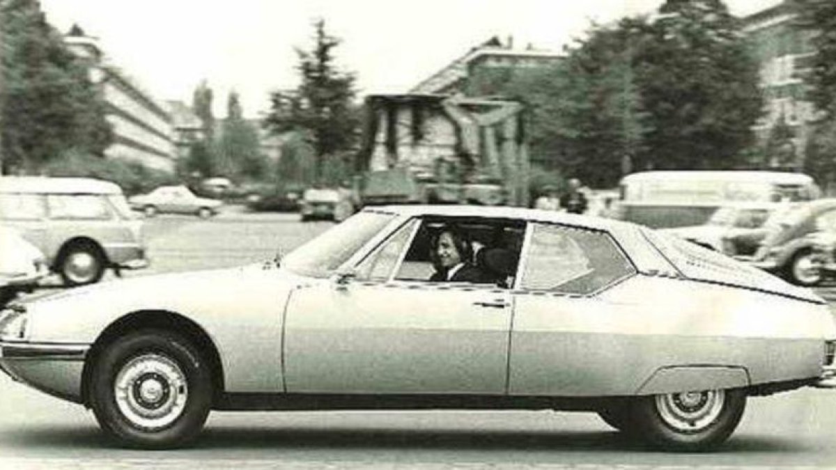 Johan Cruyff con su Citröen, el coche que Catawiki sortea.-