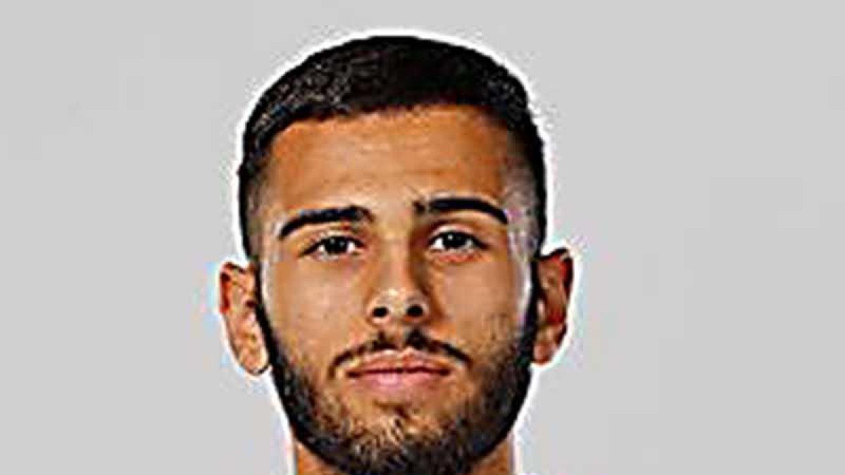 Elliot Gómez posa con la camiseta del Real Madrid.-