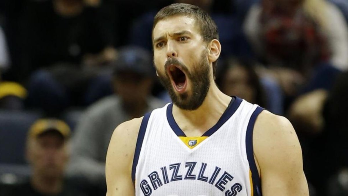 Marc Gasol celebra la victoria de Memphis ante Golden State.-AP / MIKE BROWN