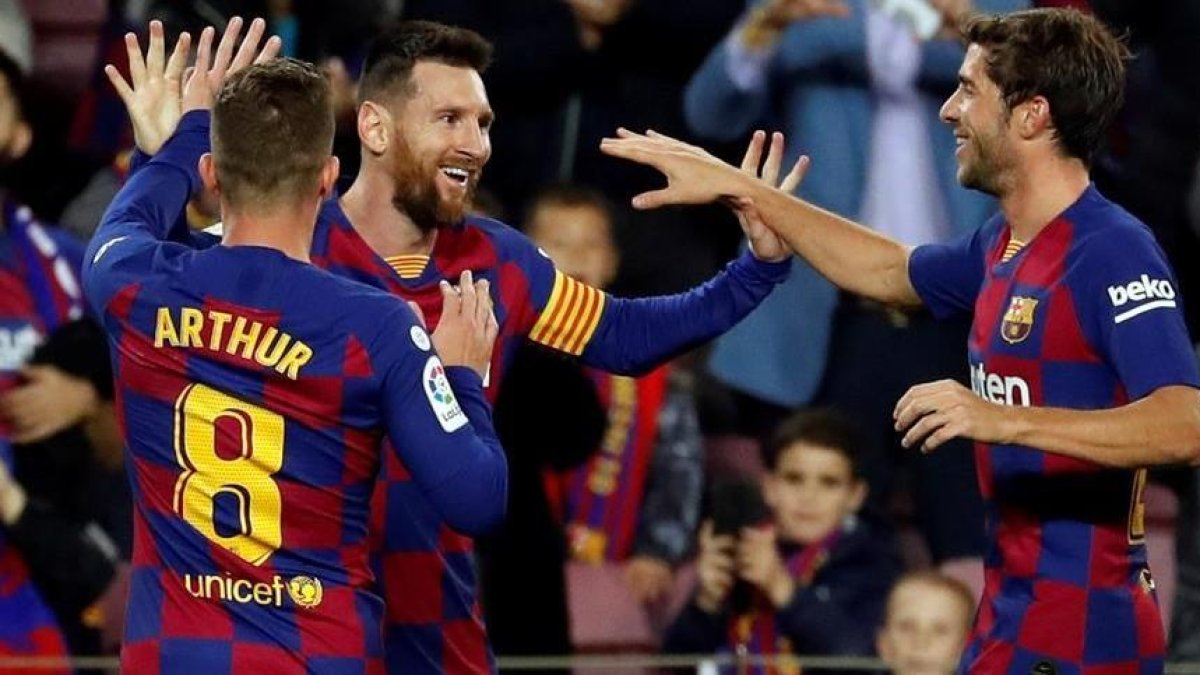 Messi, Arthur y Sergi Roberto, este sábado.-EFE