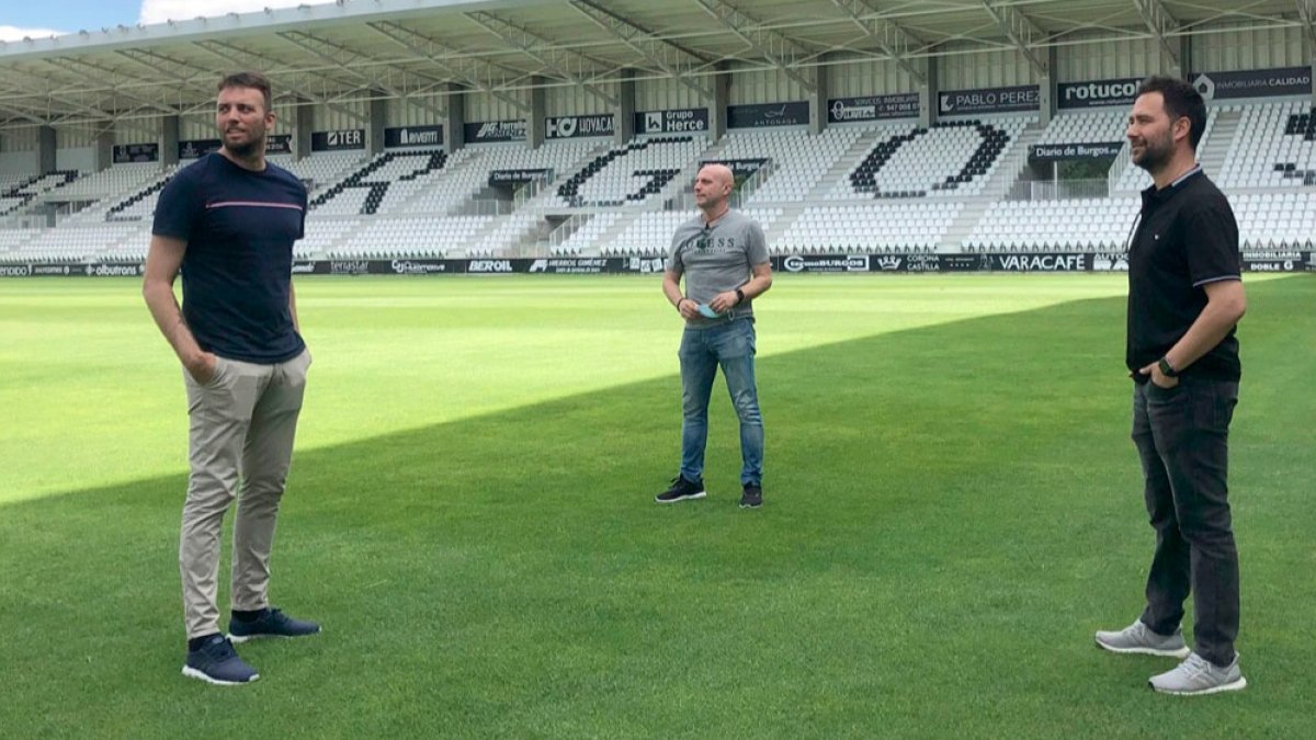 Julián Calero pisó ayer el césped de El Plantío. / BURGOS CF