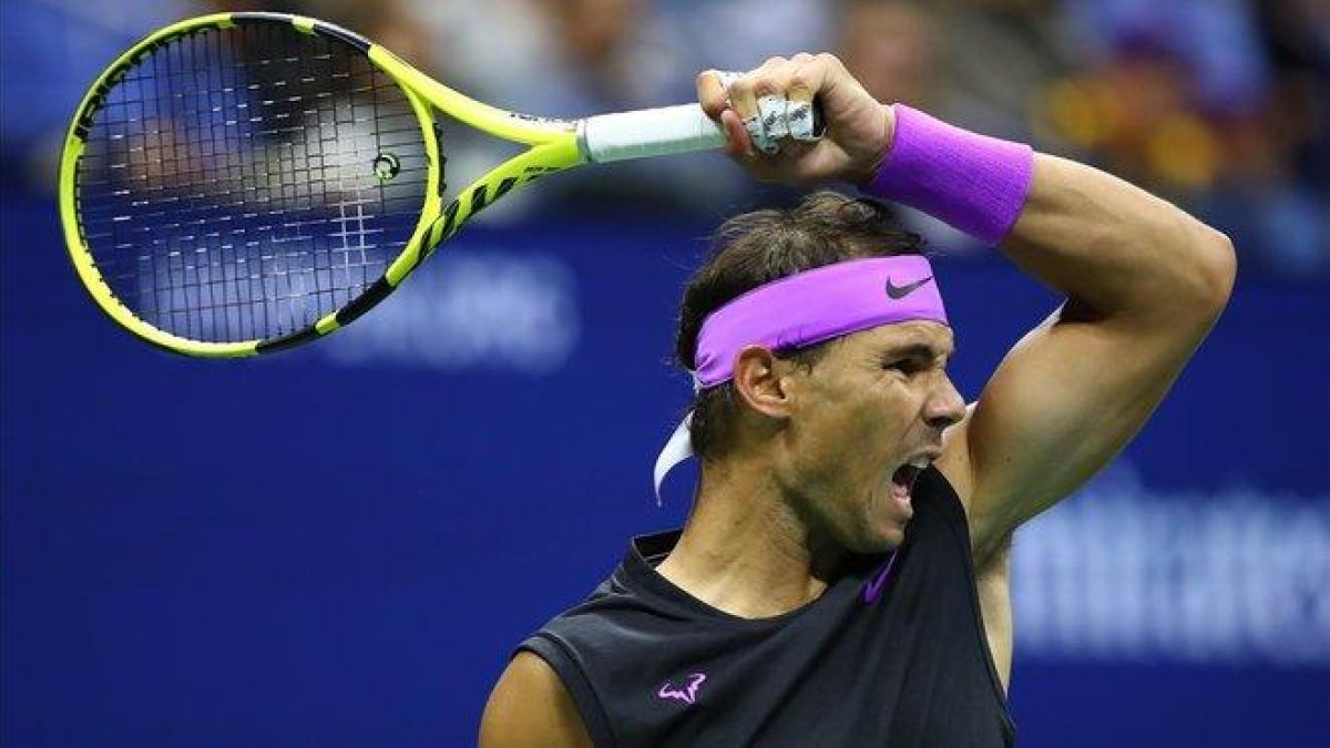 Rafa Nadal, tras conectar un drive.-AFP