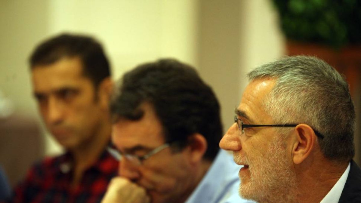 Los secretarios regionales de UGT y CCOO, Agustín Prieto y Ángel Hernández, hacen una radiografía de la situación económica de Castilla y León-Ical