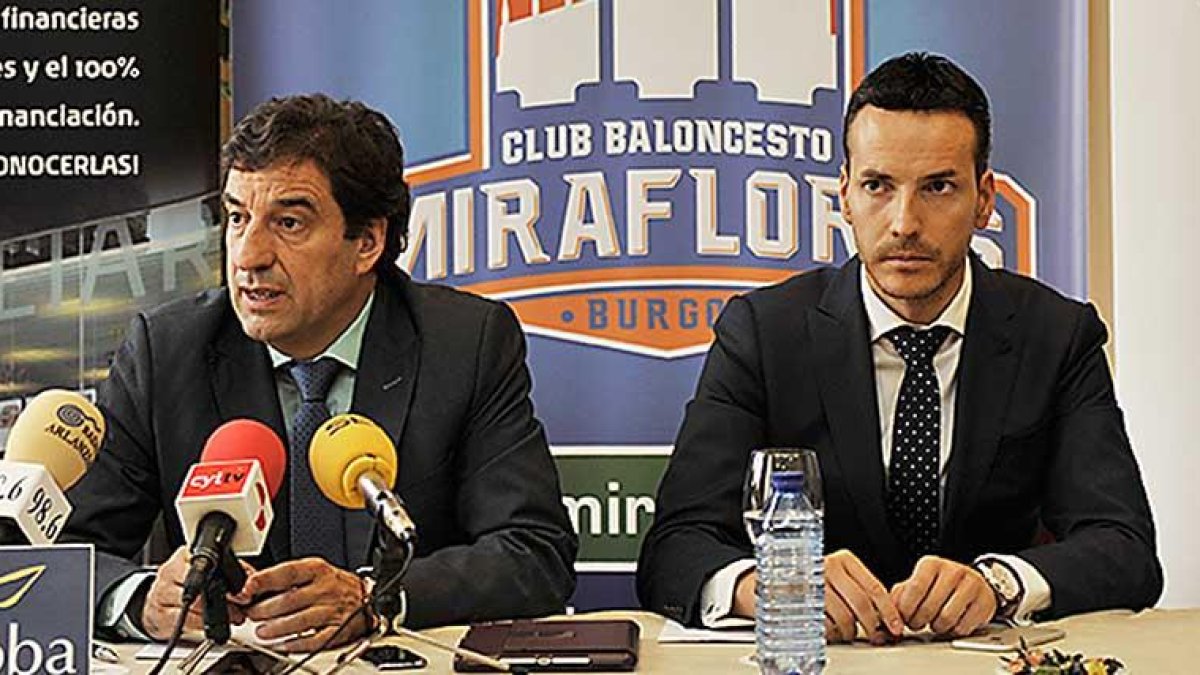 Jesús Martínez y Félix Sancho, presidente y vicepresidente (también patrocinador) del San Pablo Inmobliaria CB Miraflores.-MARÍA GONZÁLEZ / CB MIRAFLORES
