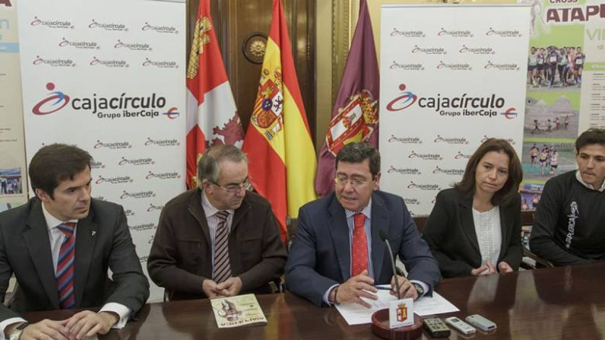 El XI Cross Internacional de Atapuerca fue presentado ayer en la Diputación Provincial-Santi Otero