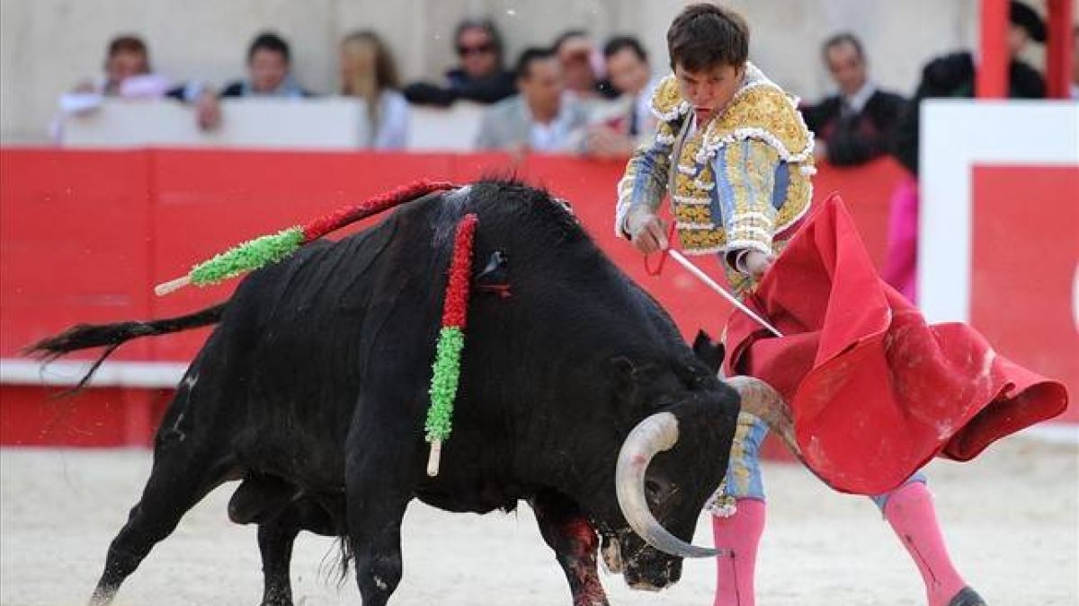 Julián López 'El Juli', la pasada semana, en una corrida de la Feria de Pentecostés de Nimes (Francia).-Foto: AFP / SYLVAIN THOMAS