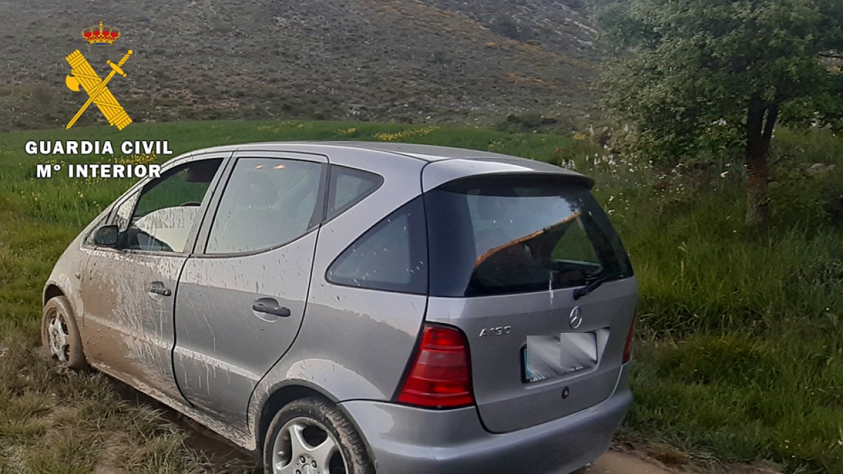 Imagen del vehícuo auxiliado. GUARDIA CIVIL