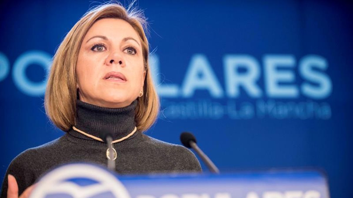 La presidenta del Partido Popular de Castilla-La Mancha y secretaria general de esta formación a nivel nacional, María Dolores Cospedal, durante su intervención en la Junta Directiva Regional de los populares castellanomanchegos, hoy en Toledo.-Ismael Herrero