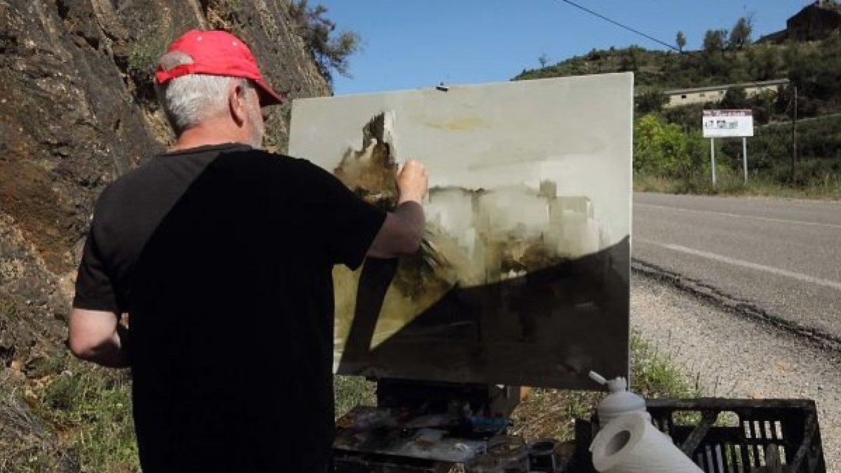 Los pintores comentaron que las obras se secaban con mayor rapidez de lo habitual debido al calor de la jornada. G. GONZÁLEZ