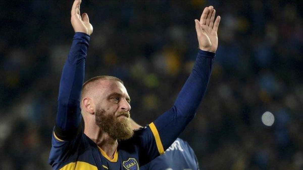De Rossi celebrando su primer gol con la camiseta de Boca Junior.-