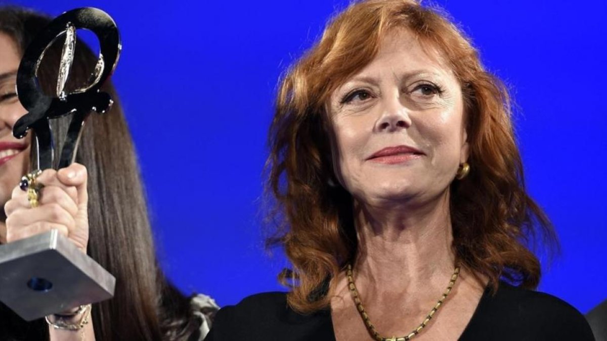 Susan Sarandon, en la entrega de premios en el Festival de Cine de Taormina (Italia), el 12 de junio.-AP / CLAUDIO ONORARTI