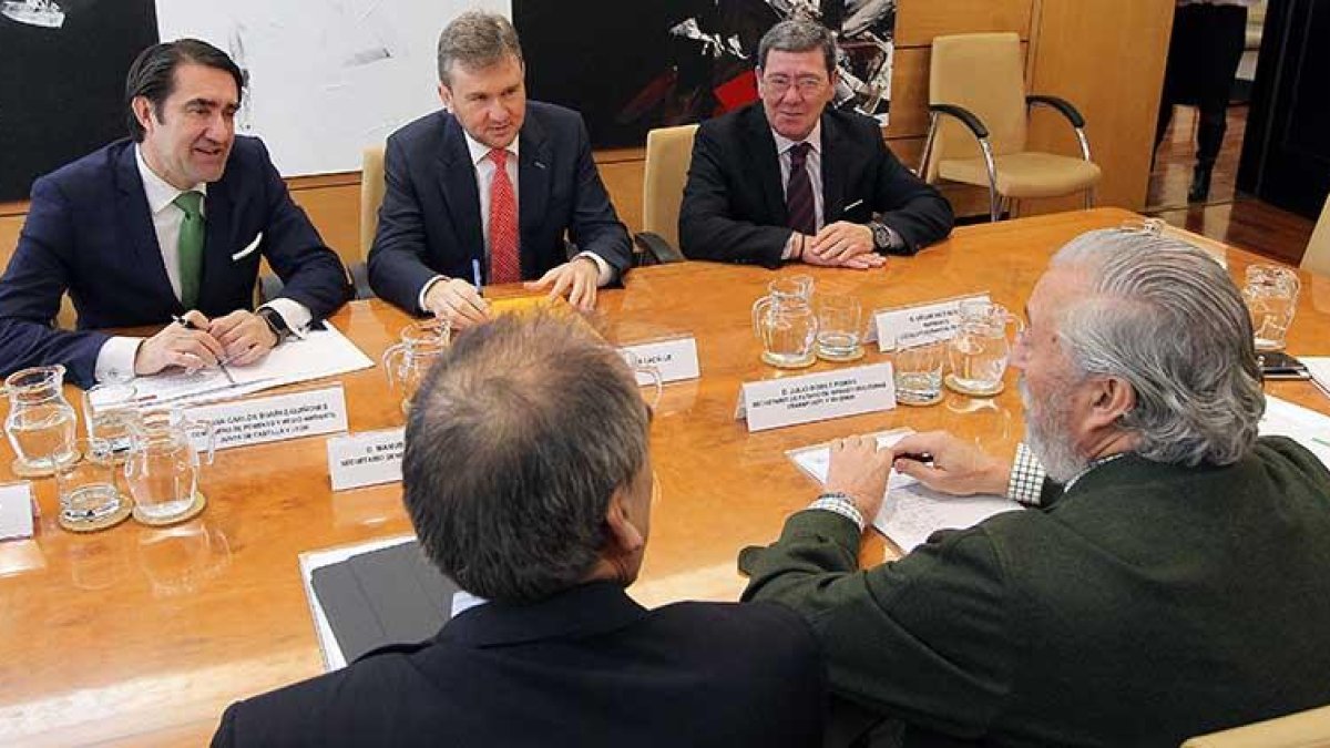 El secretario de Estado de Infraestructuras recibió ayer al consejero de Fomento, al presidente de la Diputación de Burgos y al alcalde de Burgos.-ICAL