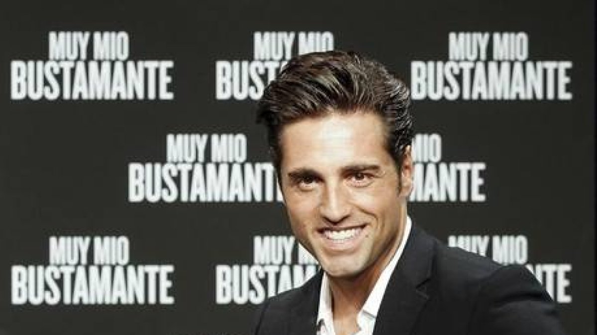 anapixel  NUEVO PROYECTO Bustamante debutará como presentador en TVE El cantante estará al frente de 'Fuera de clase', un programa con niños David Bustamante, en una imagen promocional.  ARCHIVO  David Bustamante, en una imagen promocional.-ARCHIVO