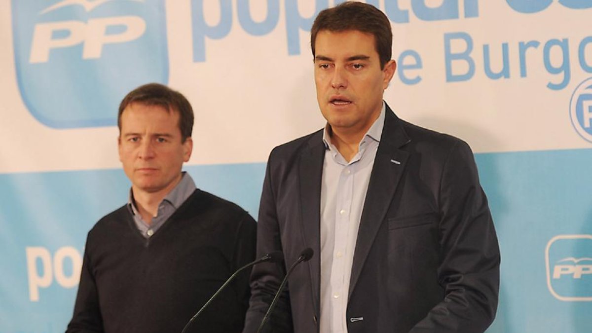 Suárez e Ibáñez en la presentación de una convención en 2016.-ISRAEL L. MURILLO