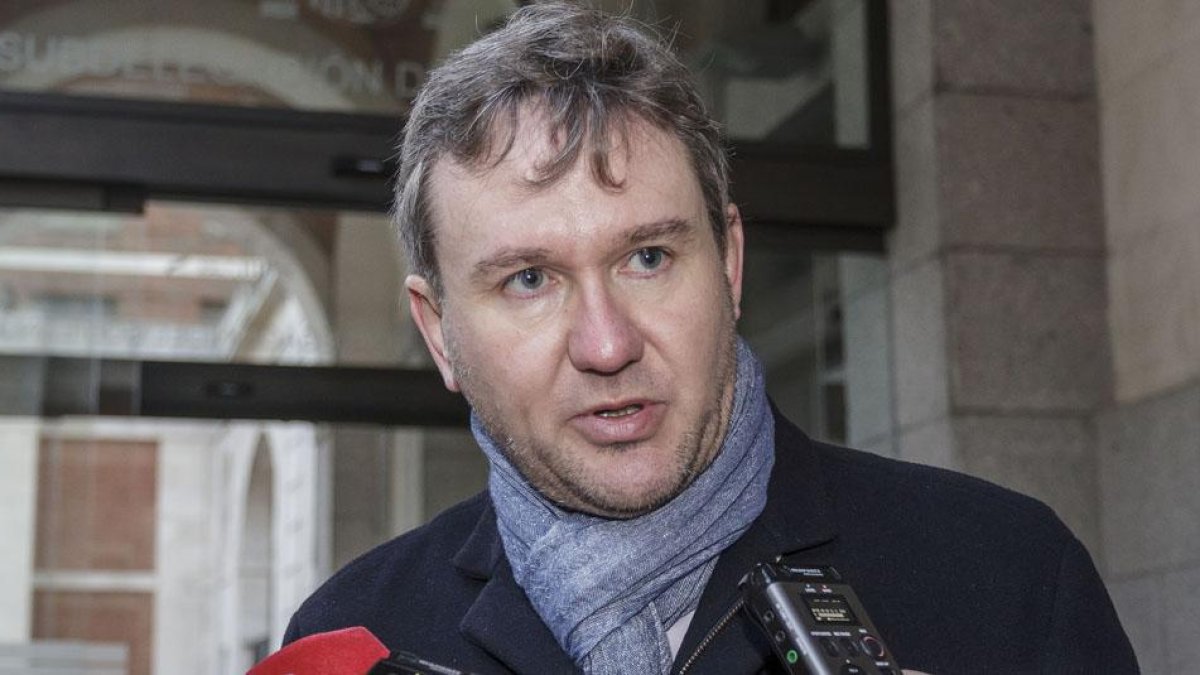Lacalle, tras registrar en la Subdelegación del Gobierno la solicitud de entrevista para Fomento el pasado 30 de octubre.-SANTI OTERO