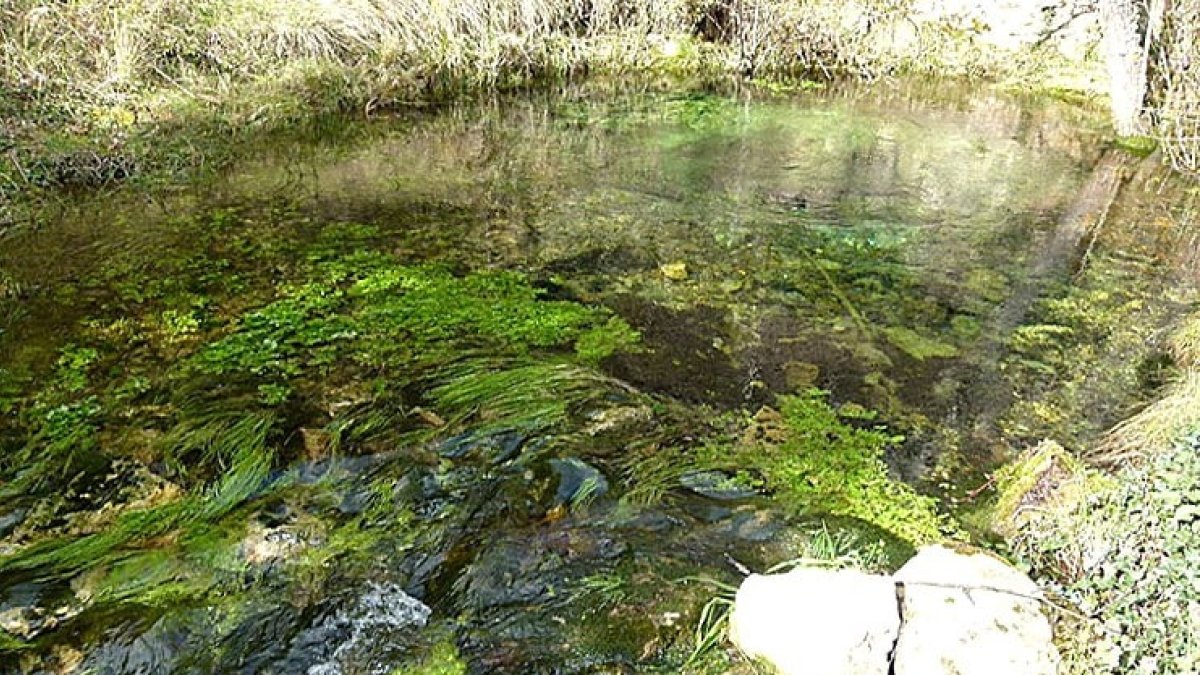 El agua del pozo de Quintanilla Valdebodre surge de un subterráneo de más de cien metros de largo.