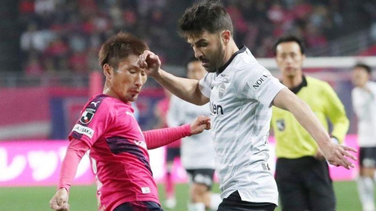 Villa, en su debut oficial en la Liga japonesa frente al Cerezo en Osaka.-EFE / JIJI PRESS