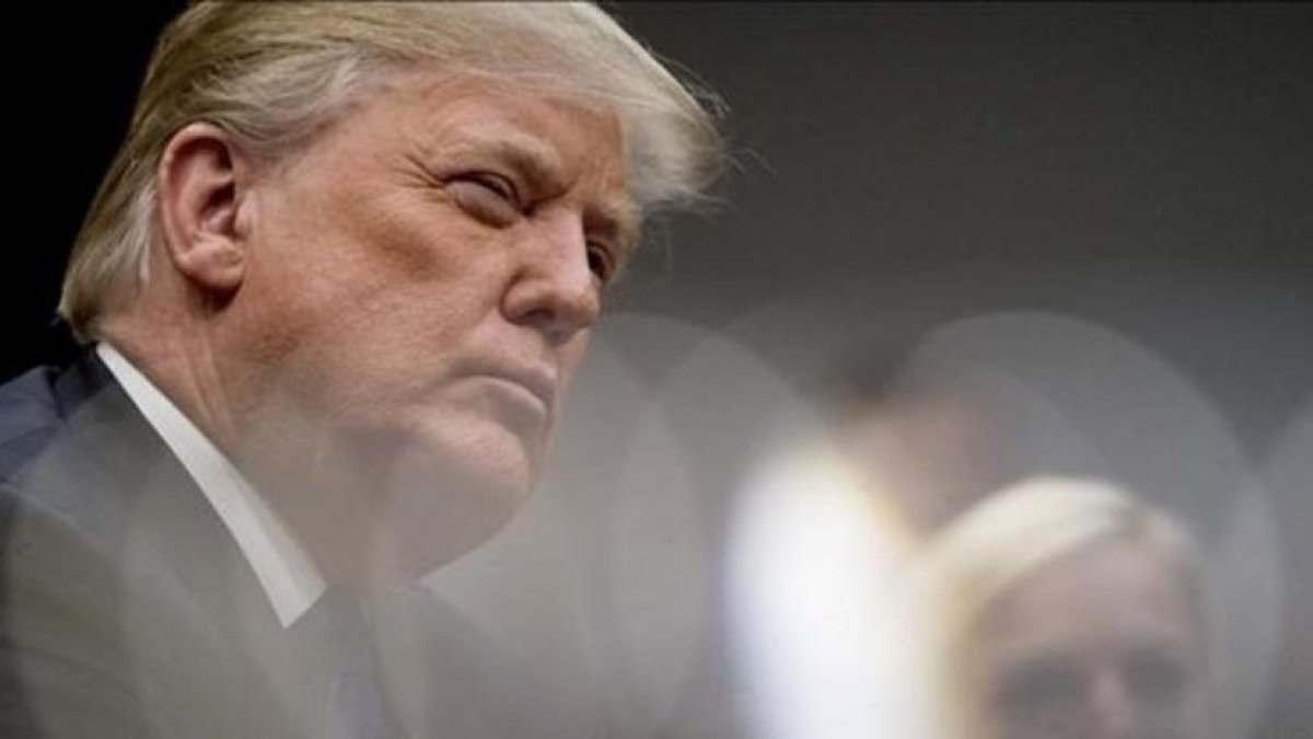 Donald Trump, durante una reunión con senadores republicanos en la Casa Blanca.-/ ANDREW HAMIK