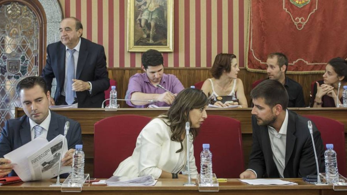 Reunión del pleno en el que se aprobó la polémica propuesta de Imagina sobre reclamaciones civiles.-SANTI OTERO