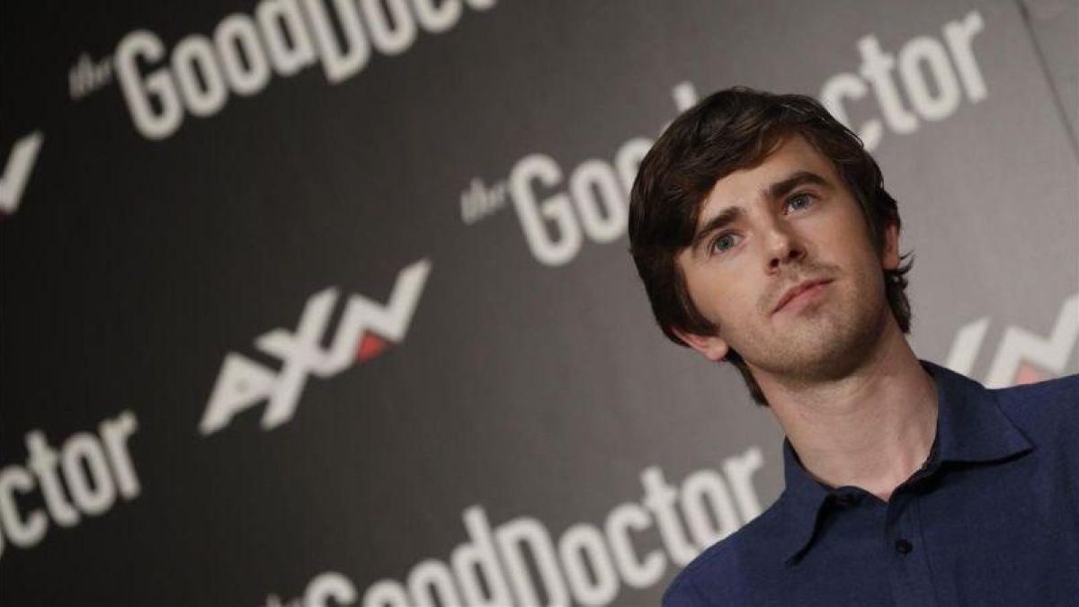 El actor británico Freddie Highmore, protagonista de la serie The Good Doctor, en Madrid.-JAVIER LIZÓN (EFE)