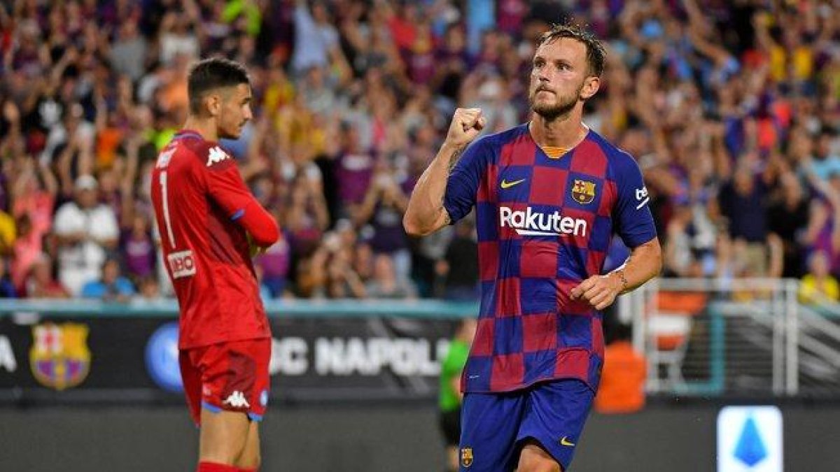 Rakitik celebra su gol ante el Nápoles, en Miami.-