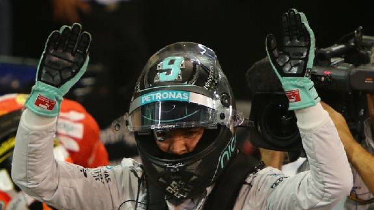 Nico Rosberg celebrando la calificación en el circuito de Abu Dabi.-AFP
