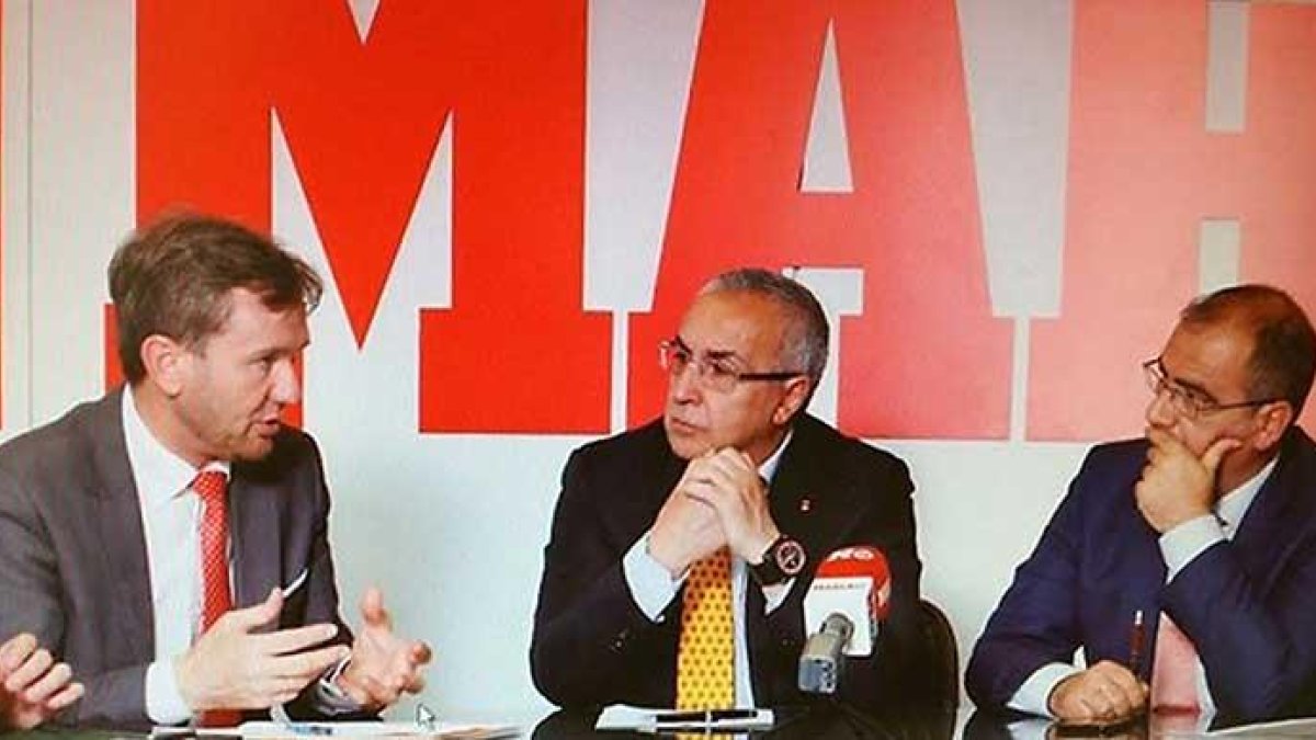 Lacalle con el presidente del Comité Olímpico y el director de Marca, ayer en Madrid.-ECB