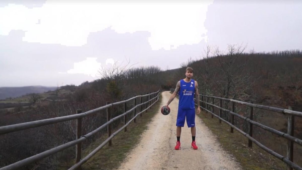 Captura del vídeo protagonizado por Javi Vega para promocionar la provincia de Burgos.-ECB