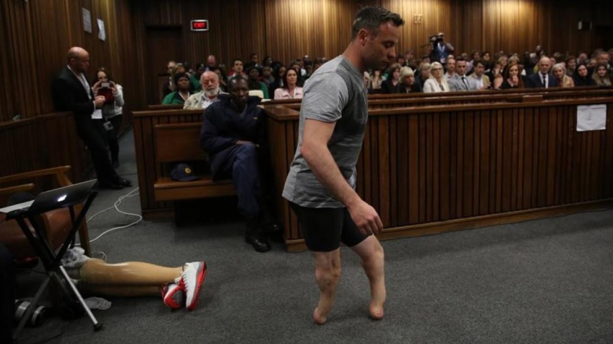 Oscar Pistorius, durante su exposición ante el tribunal.-AP / SIPHIWE SIBEKO