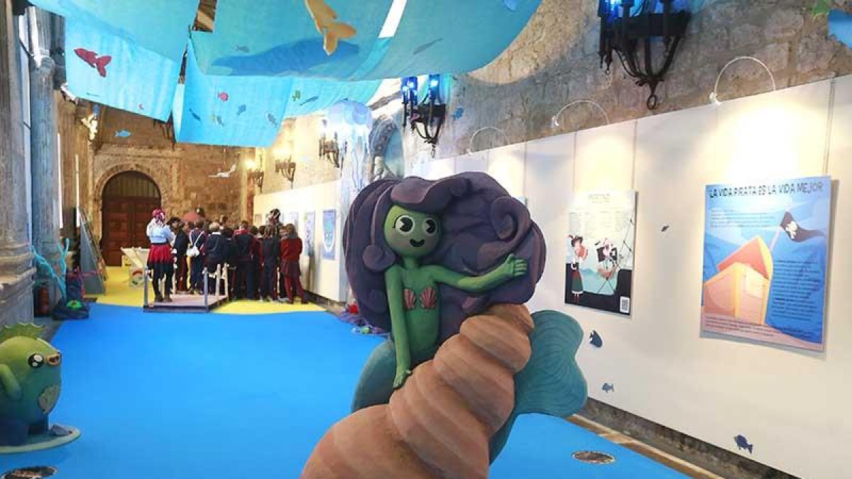 Fauna marina, seres fantásticos y otros personajes que viven en los océanos habitan San Juan hasta enero.-Raúl Ochoa