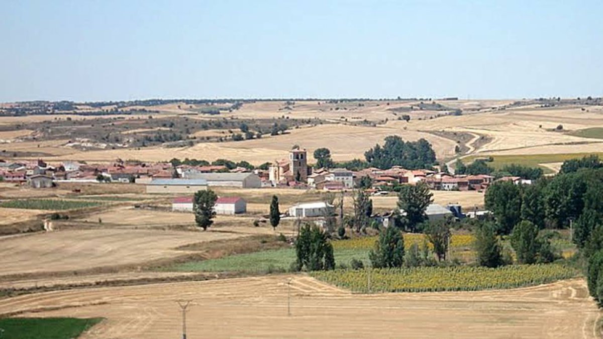 Imagen de Pinilla Trasmonte con las tierras de cultivo rodeando la localidad.-ECB