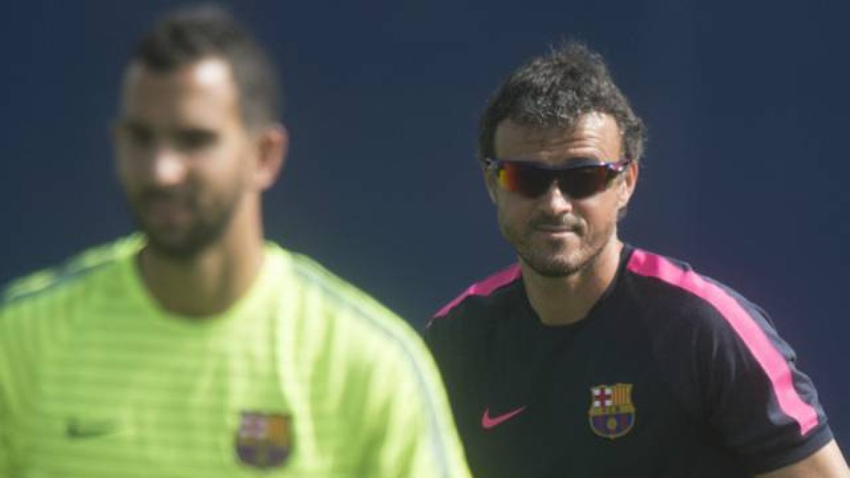 Montoya y Luis Enrique, en un entrenamiento del Barça.-Foto: EFE / MIKE BROWN