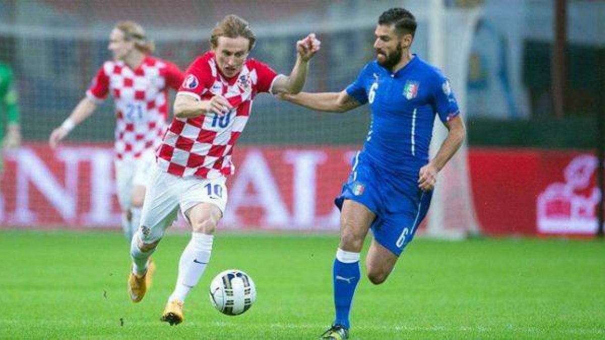 Luka Modrid (izquierda), en un momento del aprtido entre Croacia e Itallia del domingo pasado.-Foto: VIDEOCINTA
