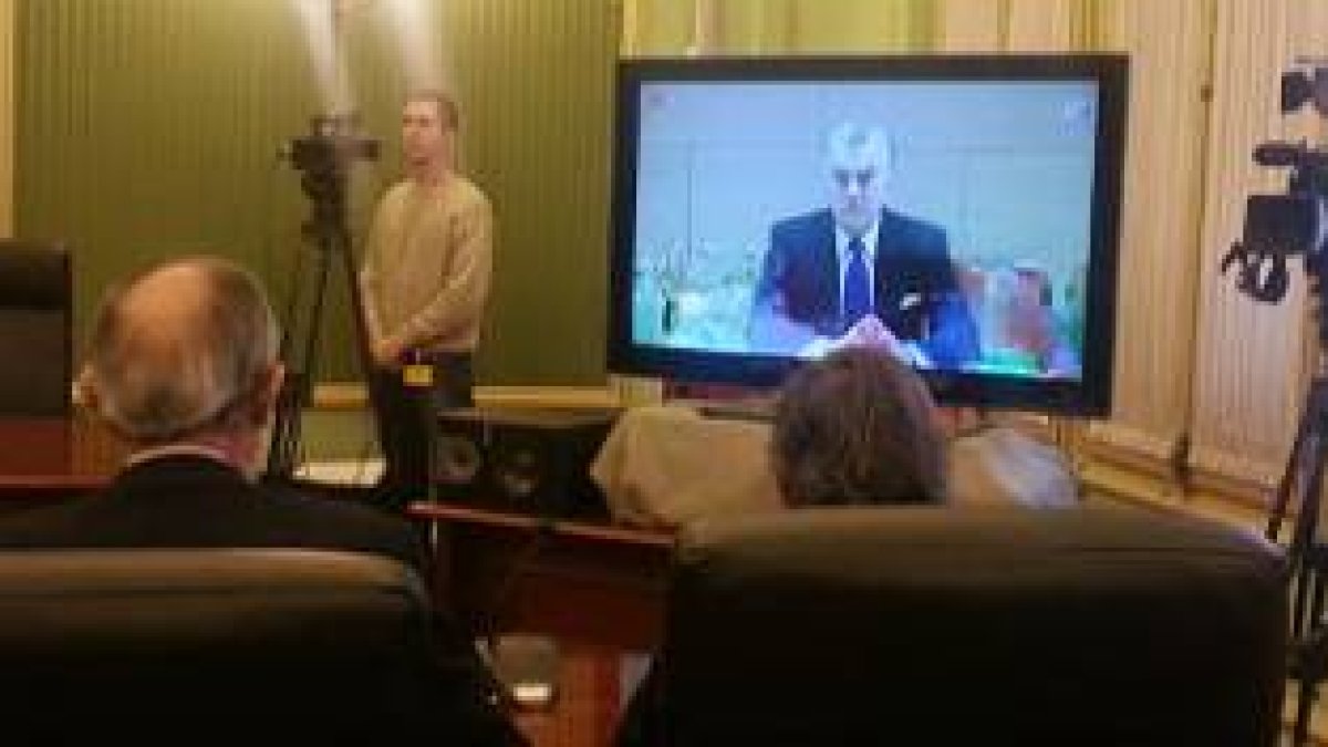 Videoconferencia de Bárcenas en el Parlamento balear.-Foto: EL PERIÓDICO
