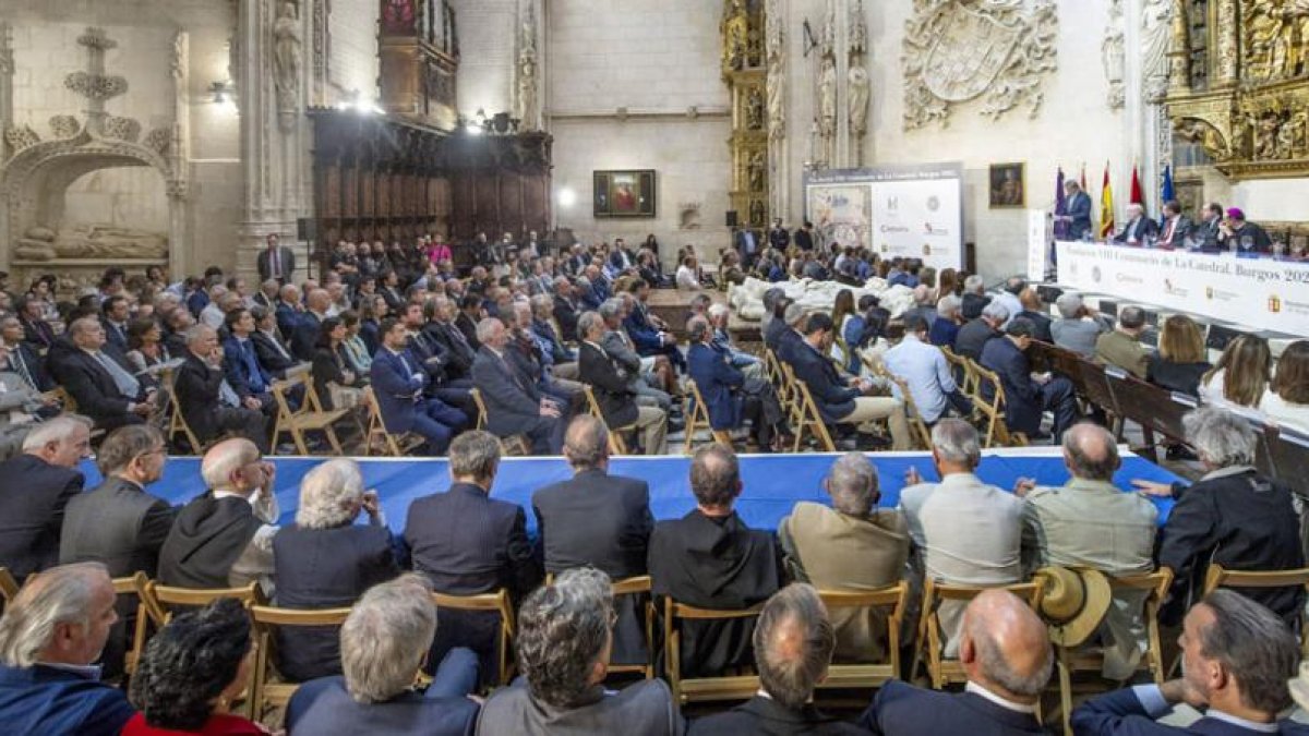 La firma del acuerdo para la creación dela fundación y del protocolo de colaboración tuvo lugar en la Capilla de los Condestables de la Catedral de Burgos.-ISRAEL L. MURILLO