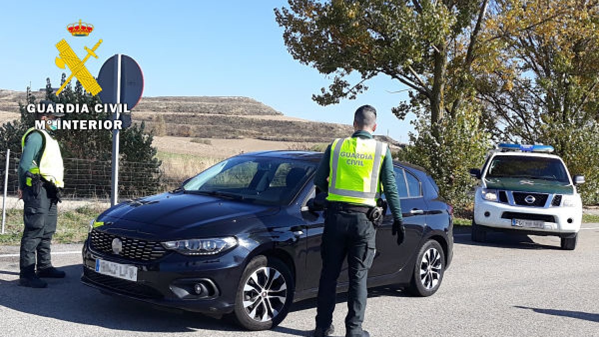 Imagen de archivo de un control de la Guardia Civil en Burgos. ECB